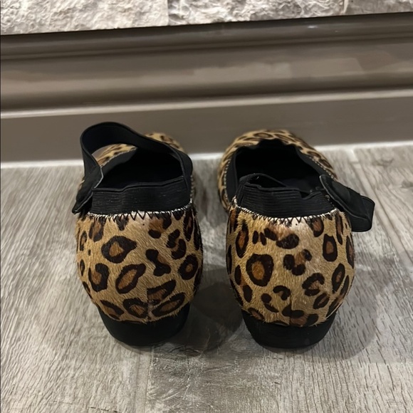 Vaneli Brown and Black Flats with Leopard Print Design - Picture 3 of 7